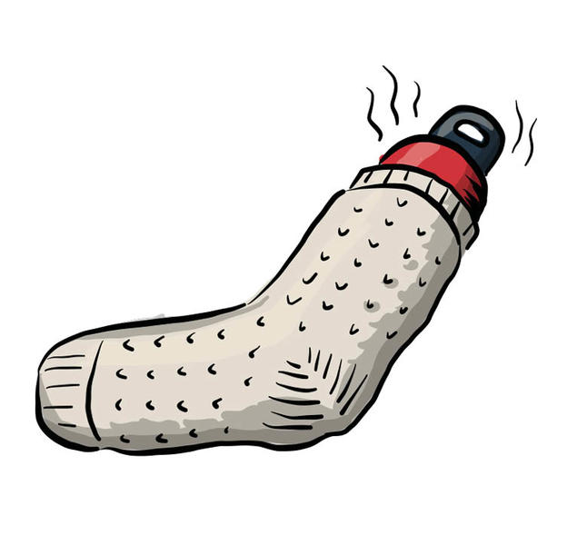 Illustrasjon av en varmeflaske i en sokk. Illustrasjon av en varmeflaske i en sokk.