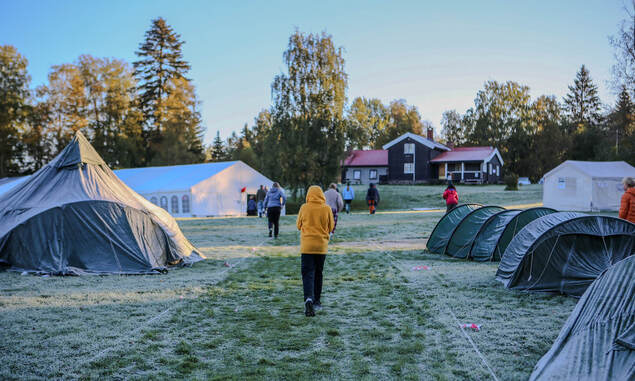 Tidlig morgen med rim på teltene på leirområdet på Nordtangen.